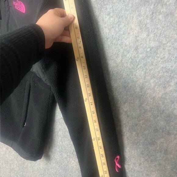 The North Face Women Size Large Pink Ribbon Denali 2 Full Zip black Jacket - Picture 2 of 8